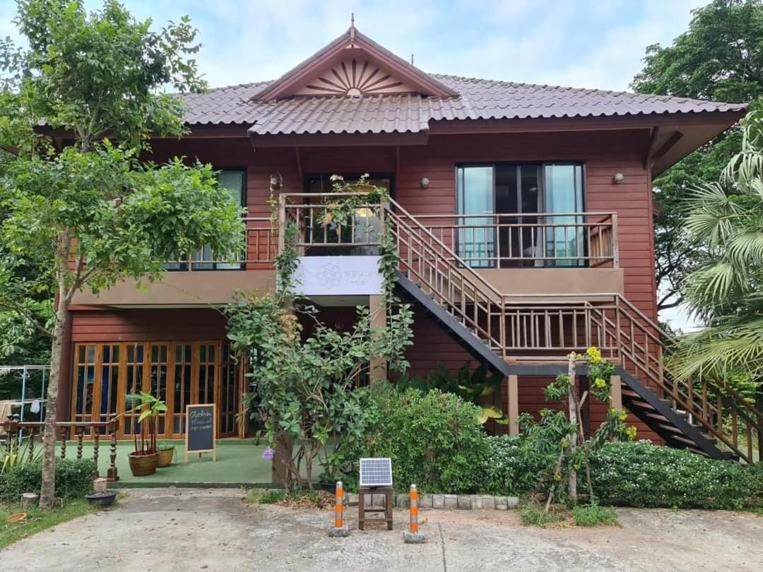 Baanbua Nonlen Udon Thani Exterior foto